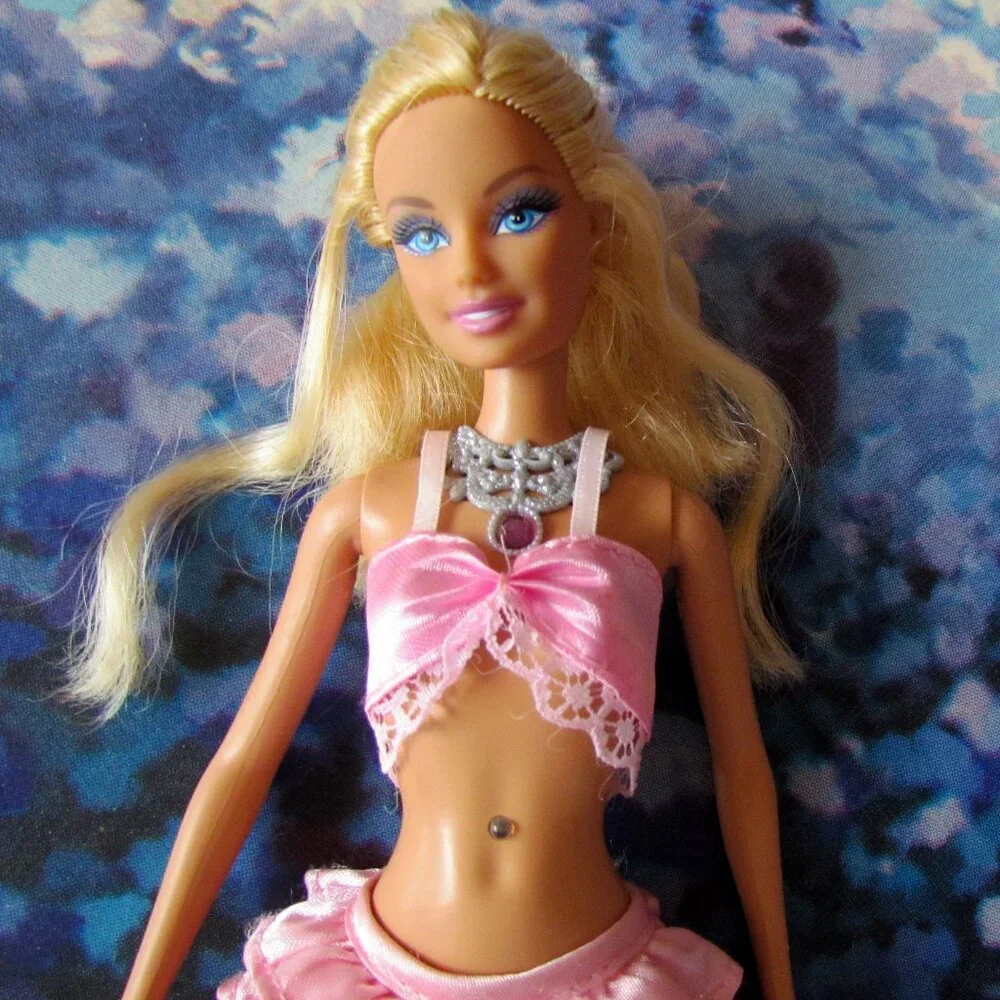 BARBIE LIGHT-UP DOLLS w BELLY BUTTON JEWELS THAT FLASH LIGHT + SHOES & NECKLACE!